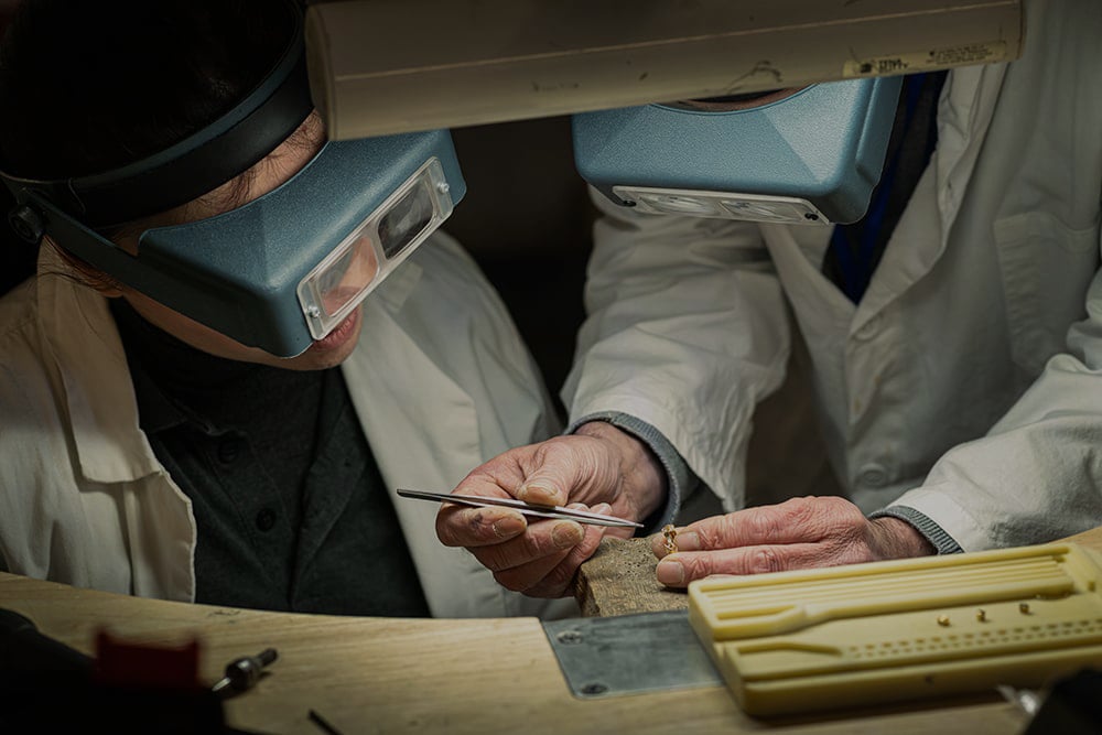 Régularité et traçabilité du sertissage des bagues
